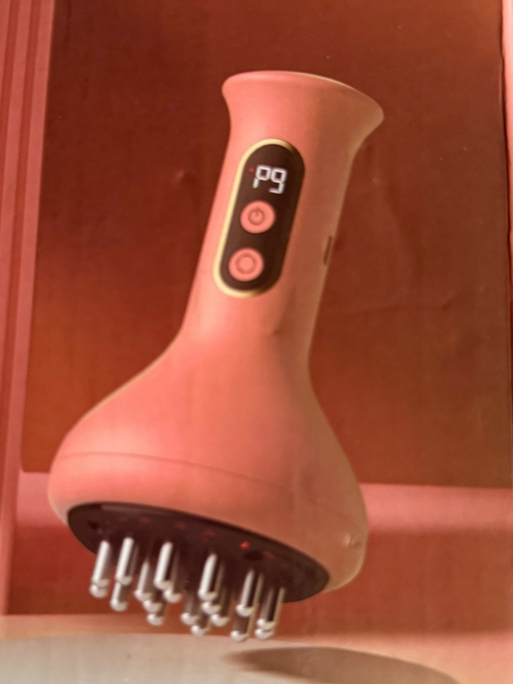 Handheld Scalp Massager in Light Pink